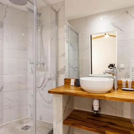 Apartment Comfortable 4br 10p Bastille Voltaire Paris